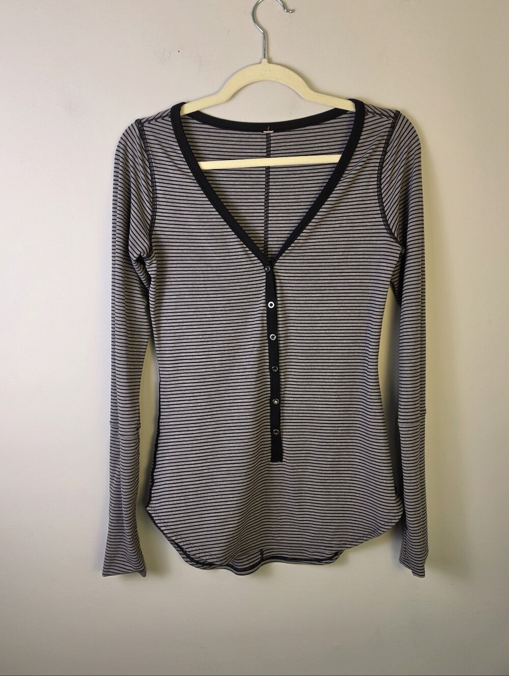 Lululemon Awesoma Henley Hyper Stripe Black Heathered Slate Size 6